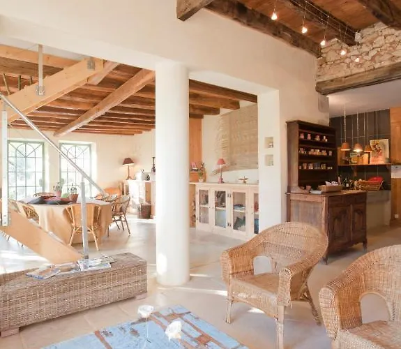 Les Cours Du Clain فندق مبيت وإفطار *