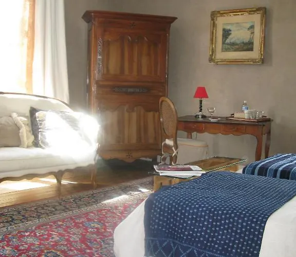 Les Cours Du Clain فندق مبيت وإفطار